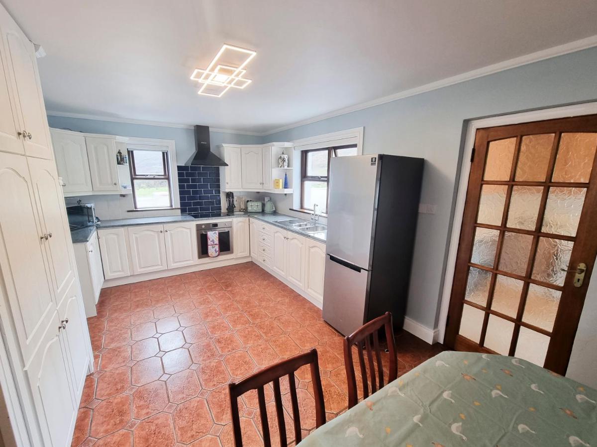 3 Bed Renovated Cottage Carramore Lake, Belmullet Ballina  Exteriér fotografie